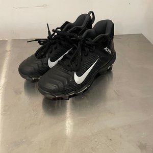 Nike Alpha Menace Elite 2 Football Cleats